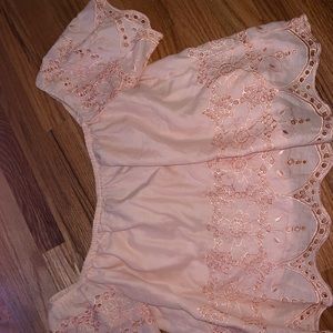 Cute lace peachy/ pink top